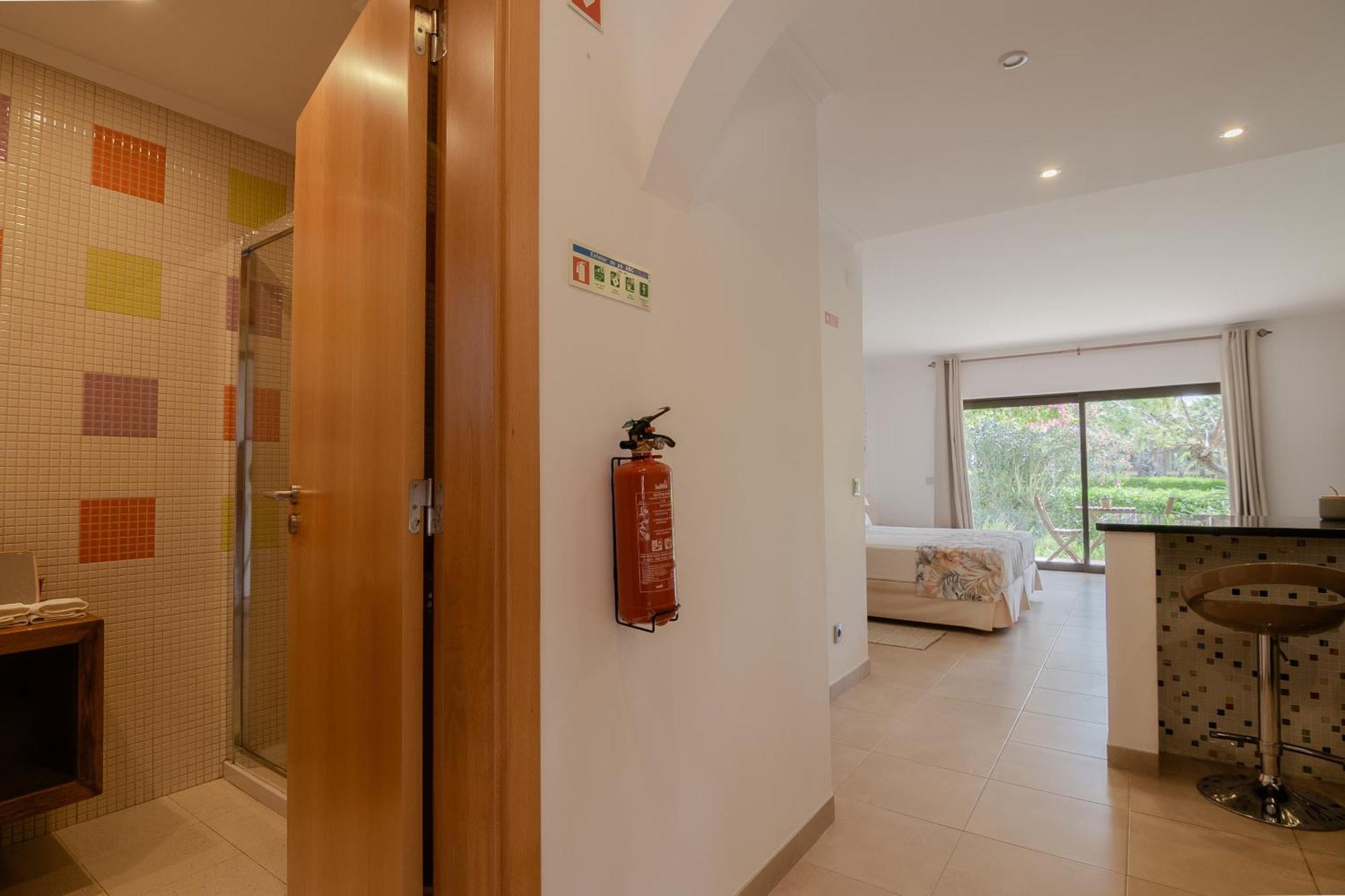 Coastal Retreat With Pool And Beach Access By Drago Rentals Albufeira Esterno foto