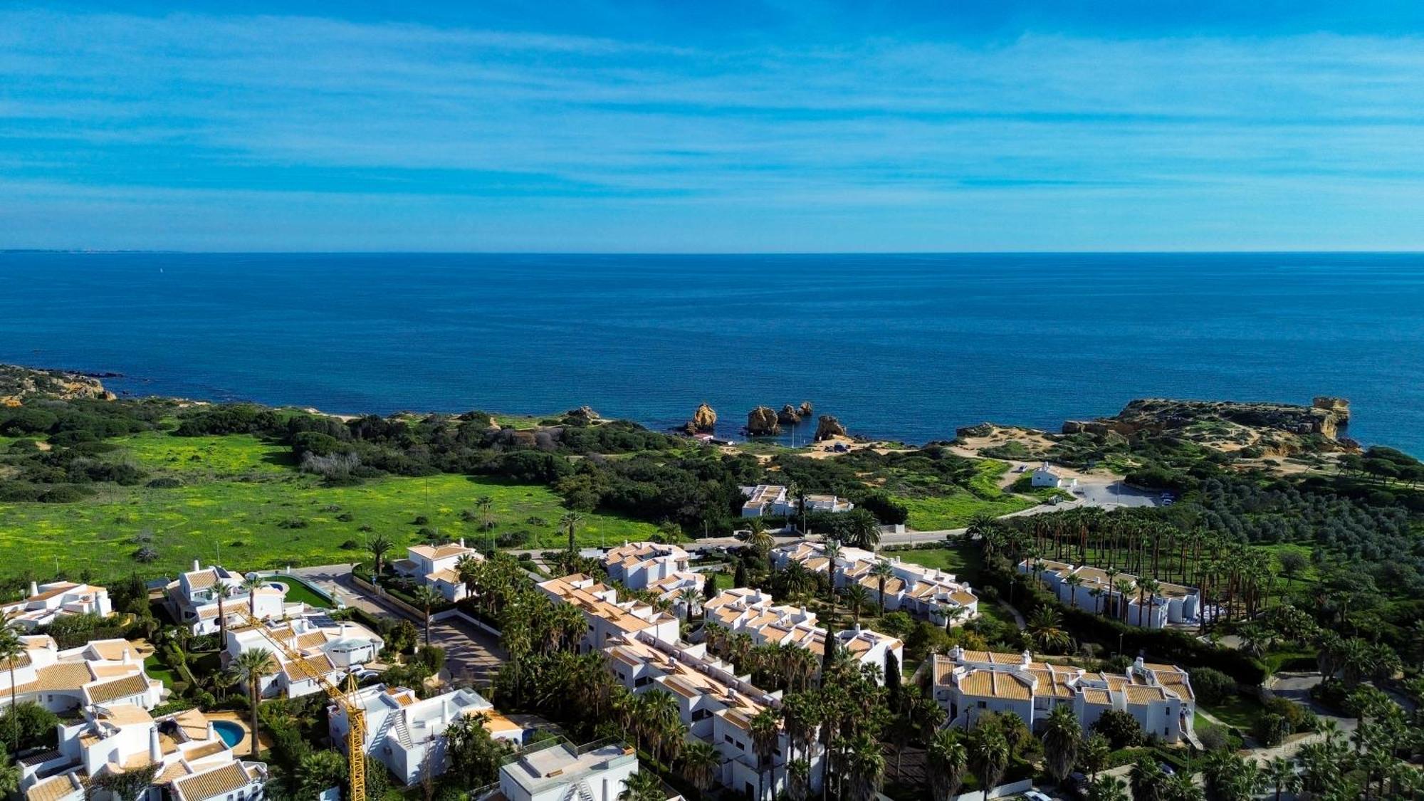 Coastal Retreat With Pool And Beach Access By Drago Rentals Albufeira Esterno foto